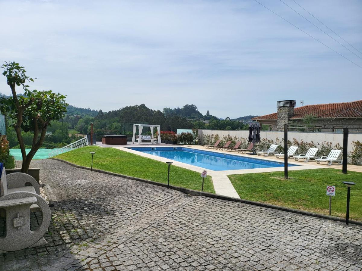 Moura - Pool & Jacuzzi *