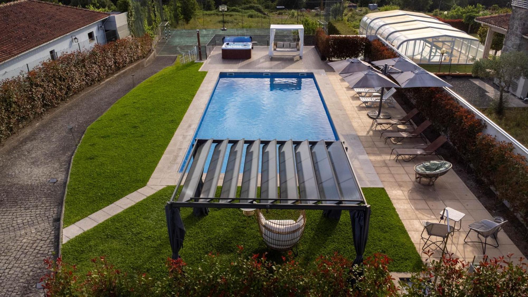 Moura - Pool & Jacuzzi